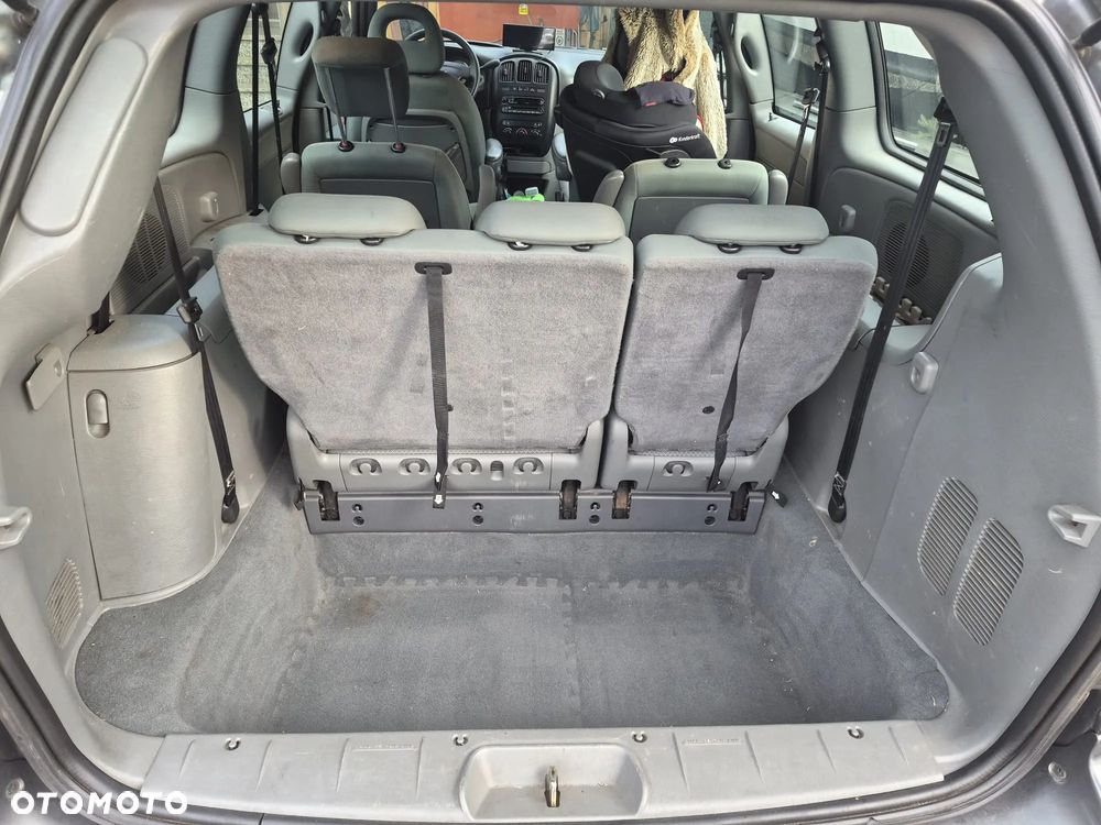 Chrysler Grand Voyager - 10