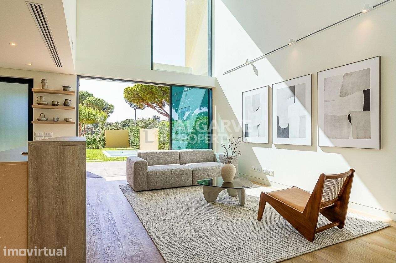 Moradia Geminada com 2 quartos e piscina privada a estrear junto da Ma - Grande imagem: 3/30