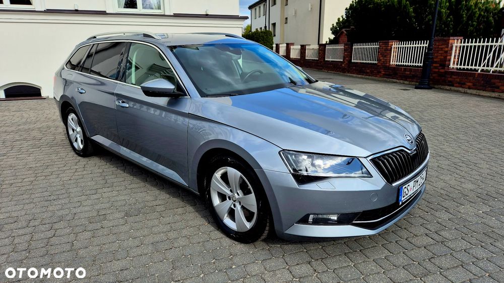 Skoda Superb 2.0 TDI DSG Sportline - 3