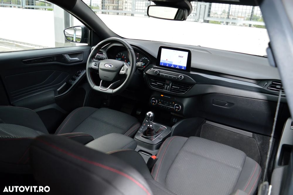 Ford Focus 1.0 EcoBoost Start-Stopp-System ST-LINE X - 11
