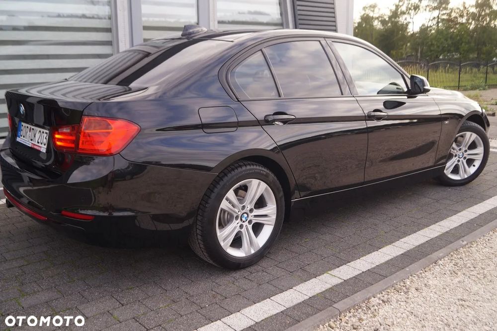 BMW Seria 3 328i xDrive Sport-Aut Sport Line - 9