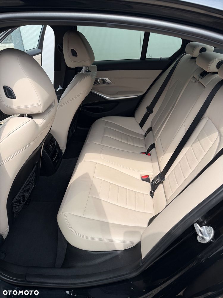 BMW Seria 3 M340i xDrive sport - 15