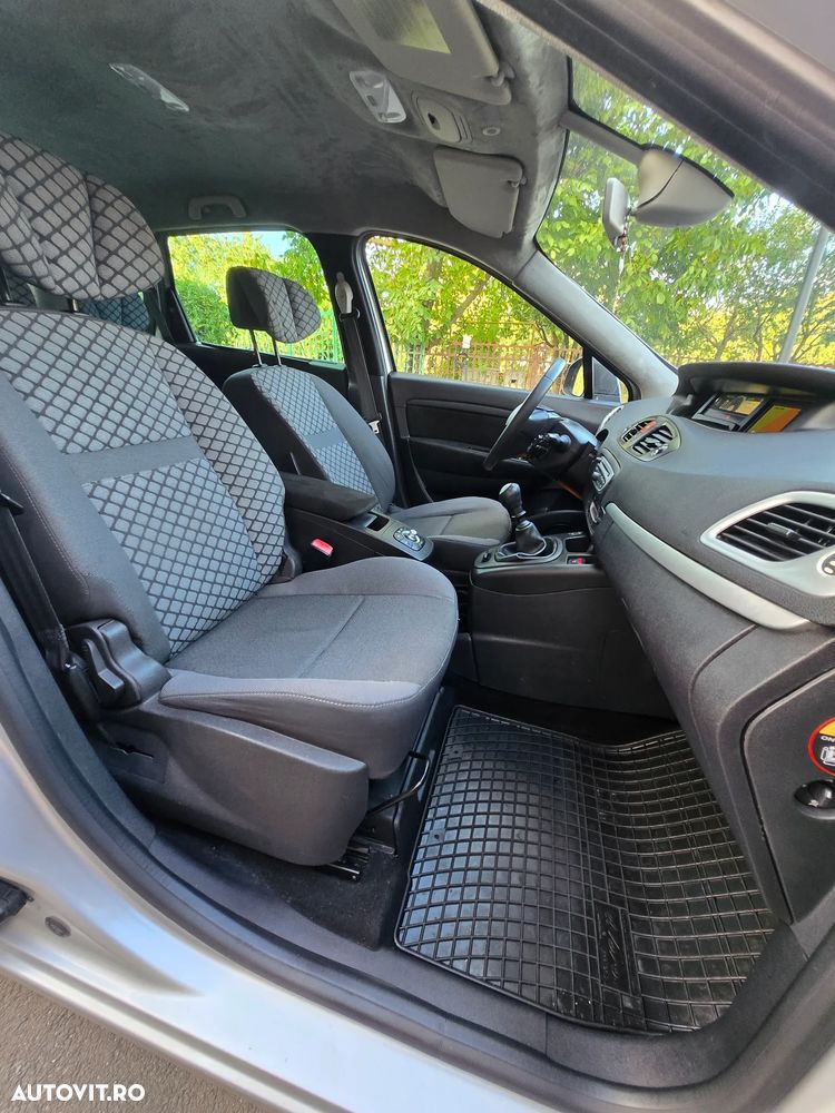 Renault Scenic 2010 photo 2
