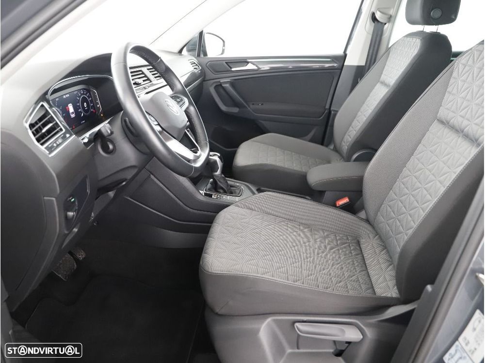 Volkswagen Tiguan — fotografia 13