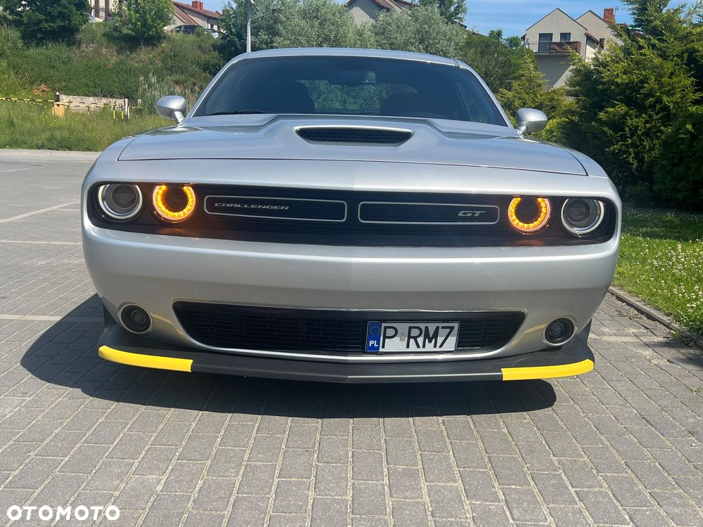 Dodge Challenger - 12