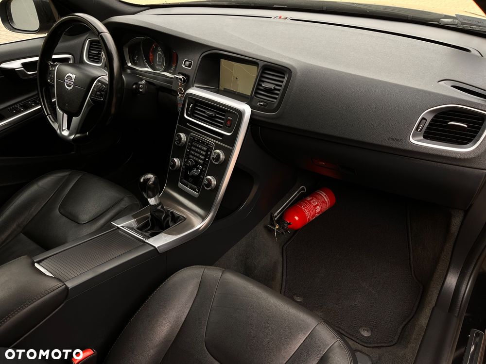 Volvo V60 D3 Momentum - 10