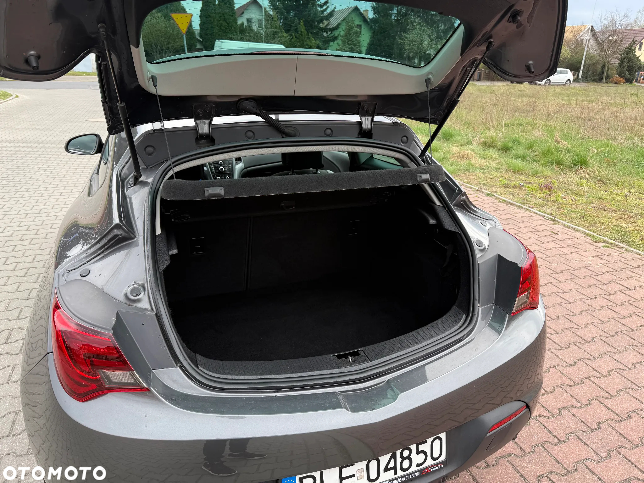 Opel Astra GTC 1.4 Turbo - 12