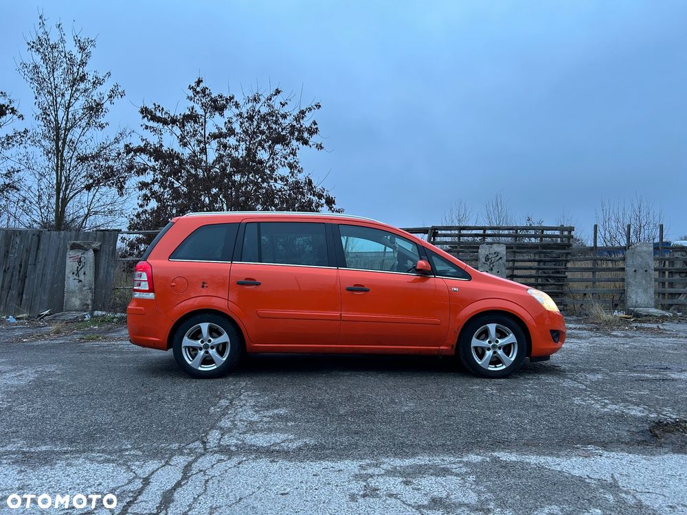 Opel Zafira 1.8 Cosmo - 12