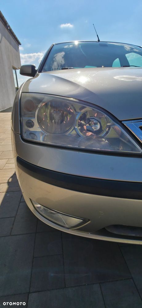 Ford Mondeo 1.8 Ambiente - 13