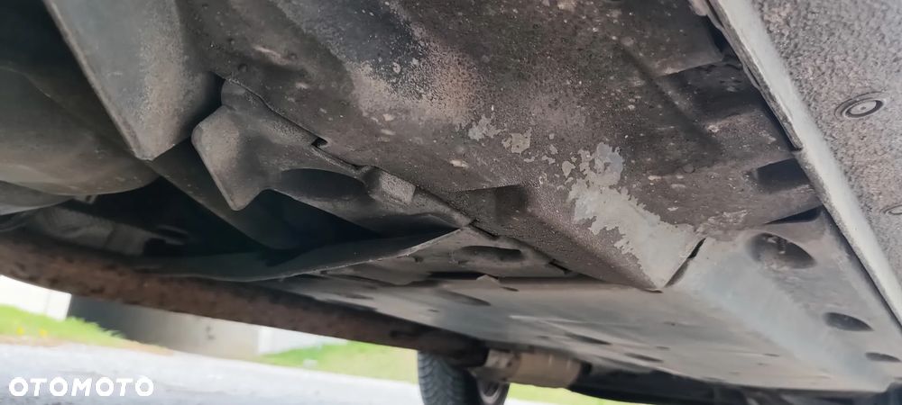 Nissan Qashqai 2.0 dCi 4 x 4 DPF tekna - 17