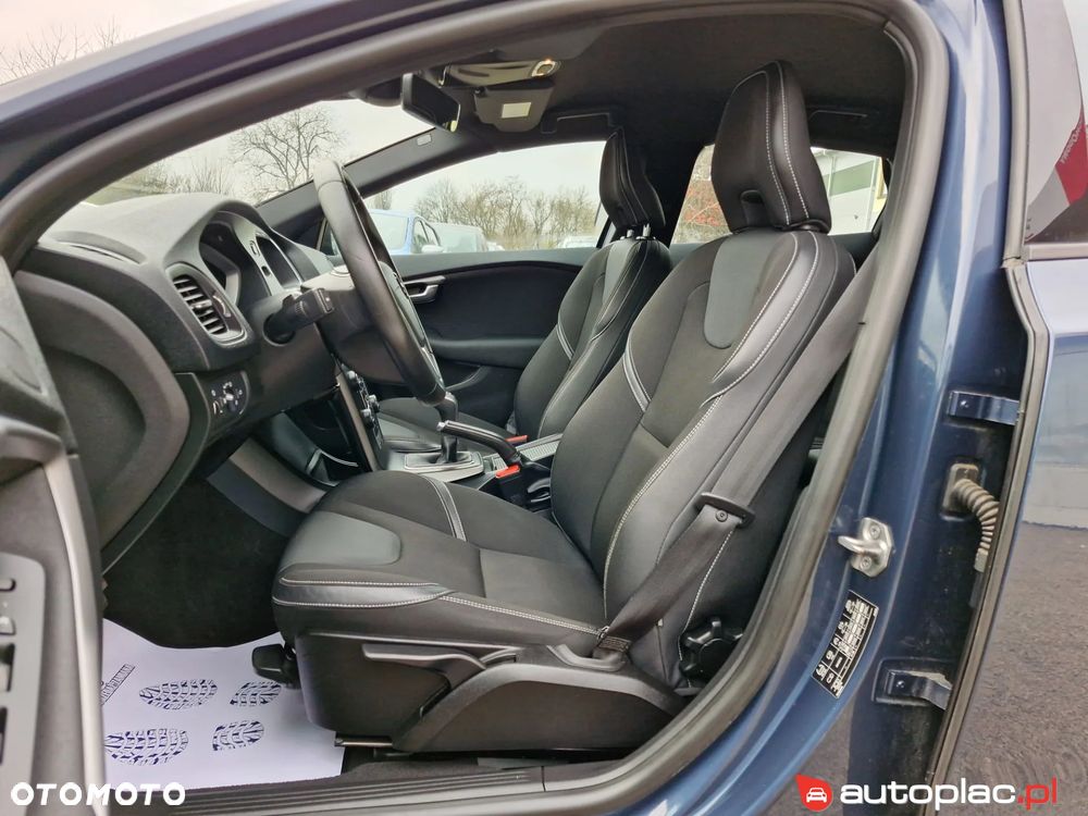 Volvo V40 D2 Momentum - 12