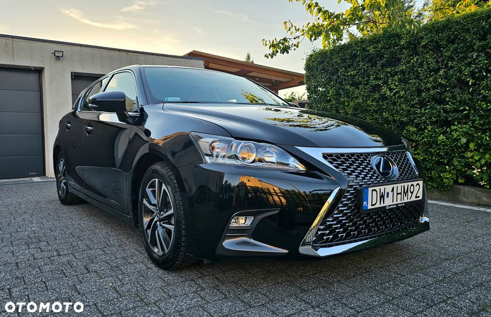 Lexus CT - 1