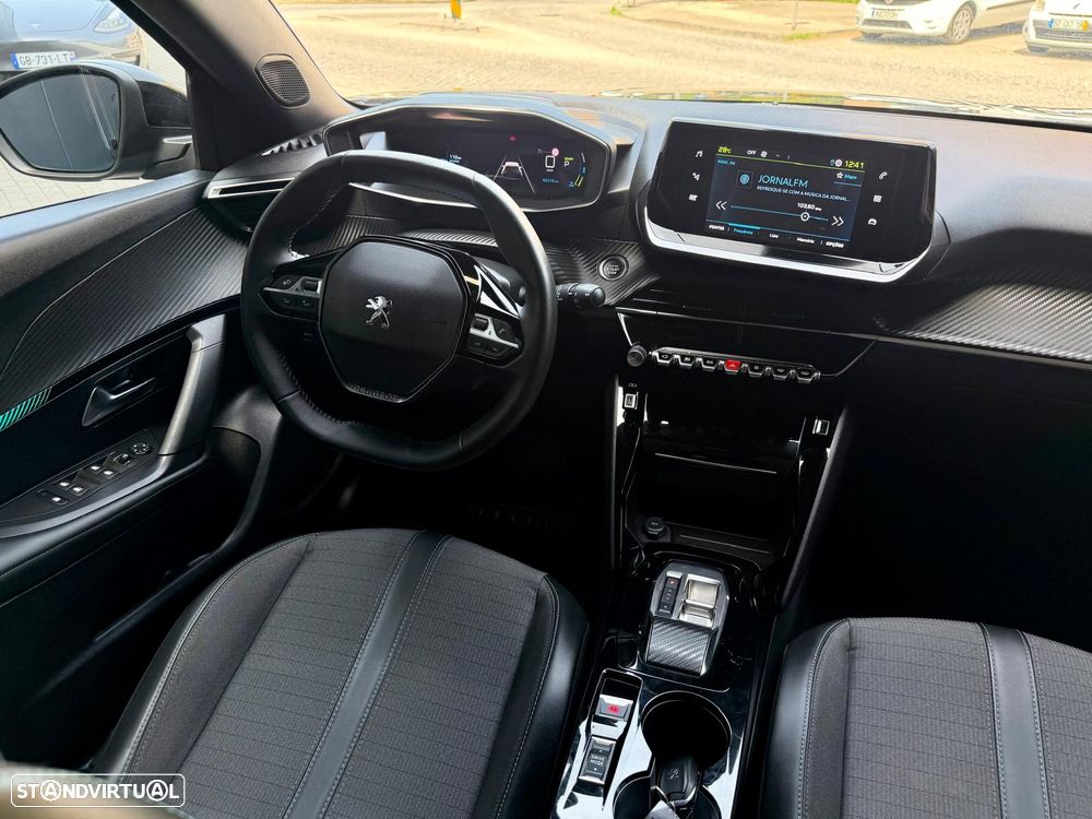 Peugeot e-2008 Allure - 8