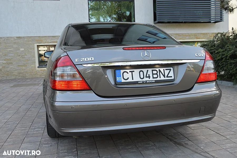 Mercedes-Benz E - 19