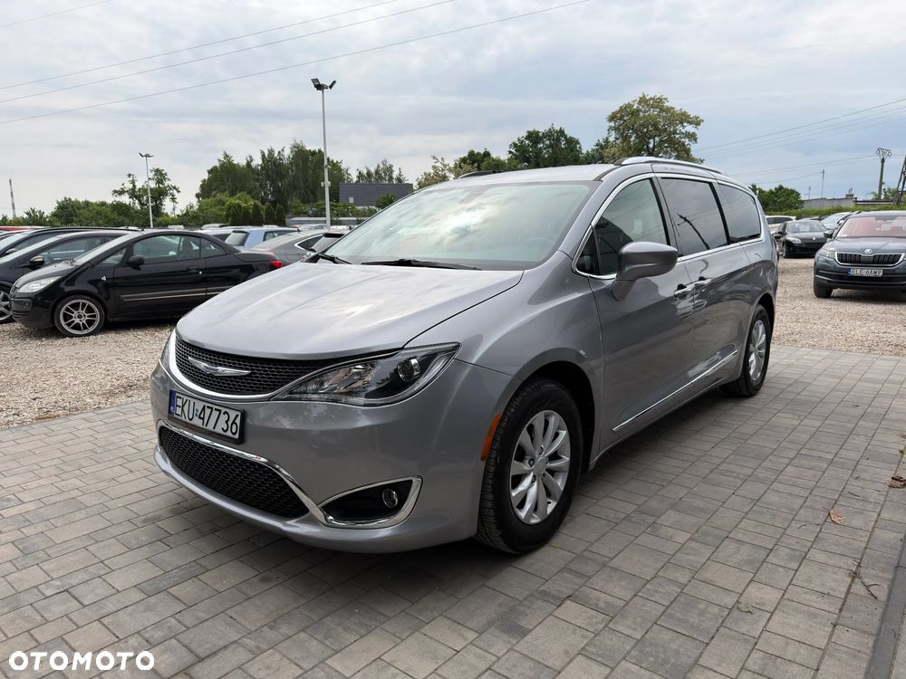 Chrysler Pacifica - 9