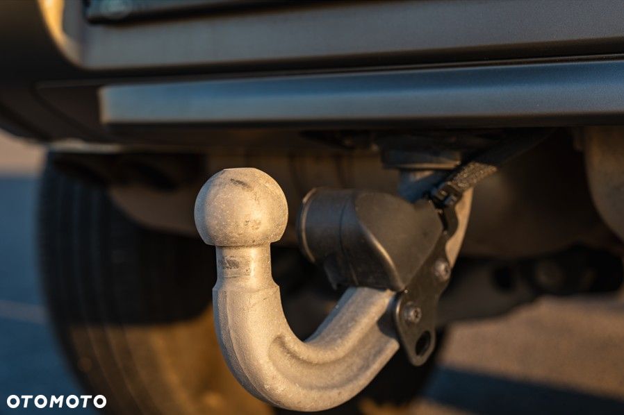 Land Rover Defender 3.0 D250 mHEV X-Dynamic SE - 15