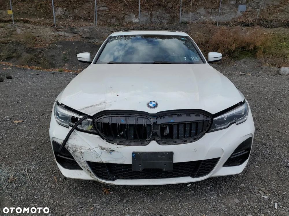BMW Seria 3 330i xDrive - 5