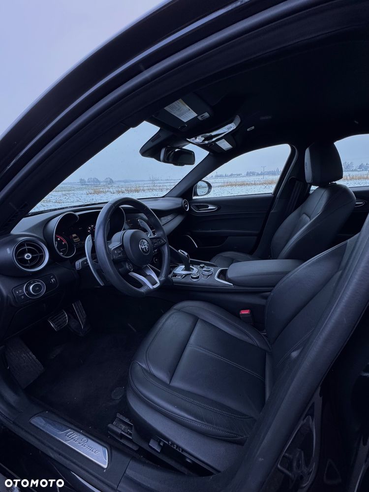 Alfa Romeo Giulia 2.0 Turbo 16V AT8 Veloce - 13