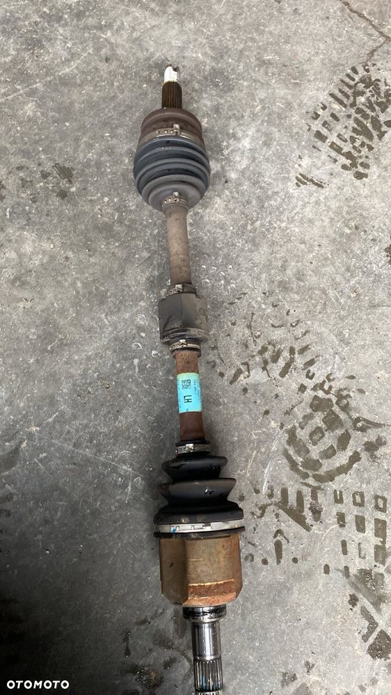 Półoś lewa krótka Kia Stonic 1.0 T-GDI AUTOMAT - 1