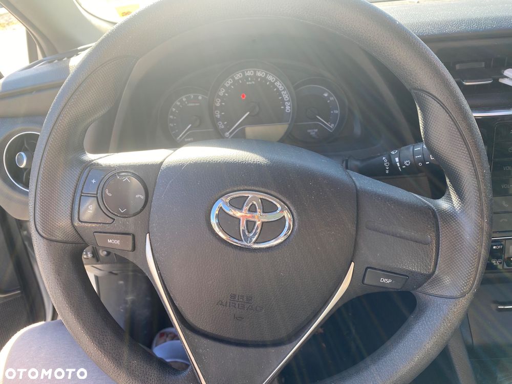 Toyota Auris - 5