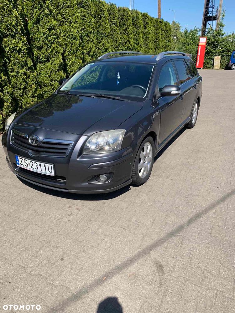 Toyota Avensis 1.8 VVT-i Sol - 1