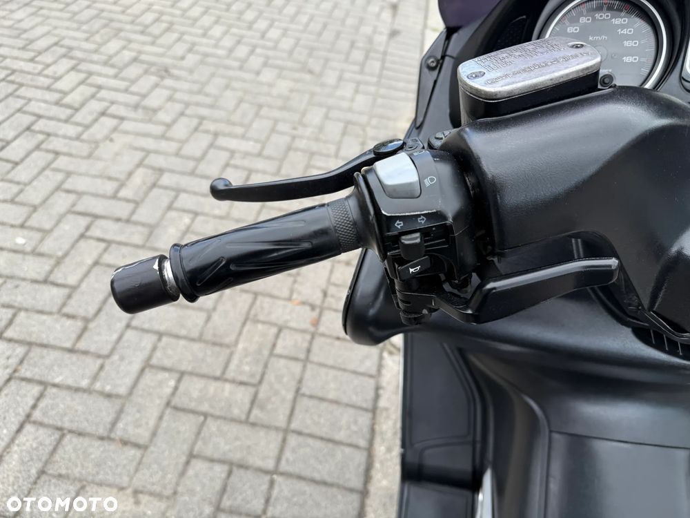 Yamaha Tmax - 11