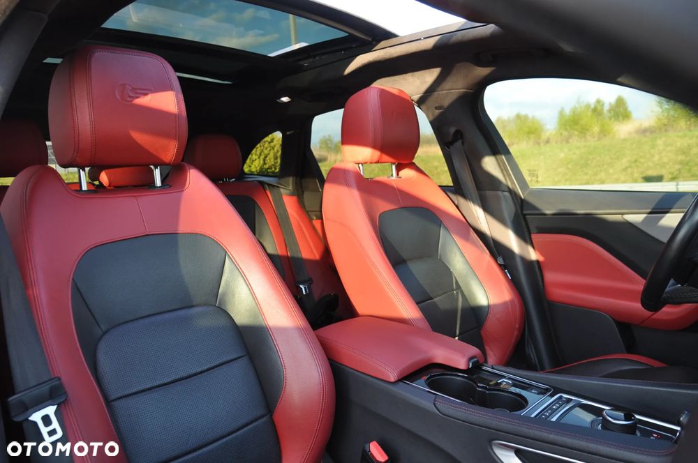 Jaguar F-Pace S AWD - 32