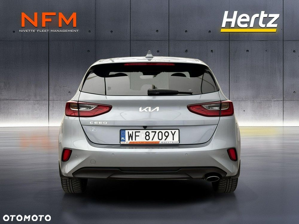 Kia Ceed - 10