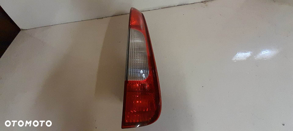LAMPA PRAWA TYLNA FORD FOCUS C-MAX