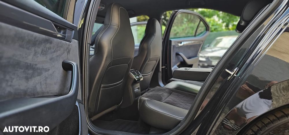 Skoda Superb 2.0 TDI DSG Sportline - 15