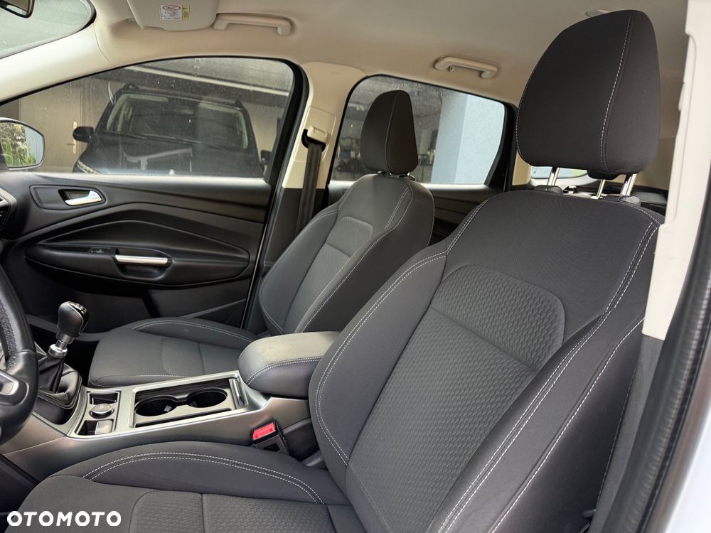 Ford Kuga 1.5 EcoBoost 2x4 Business Edition - 6