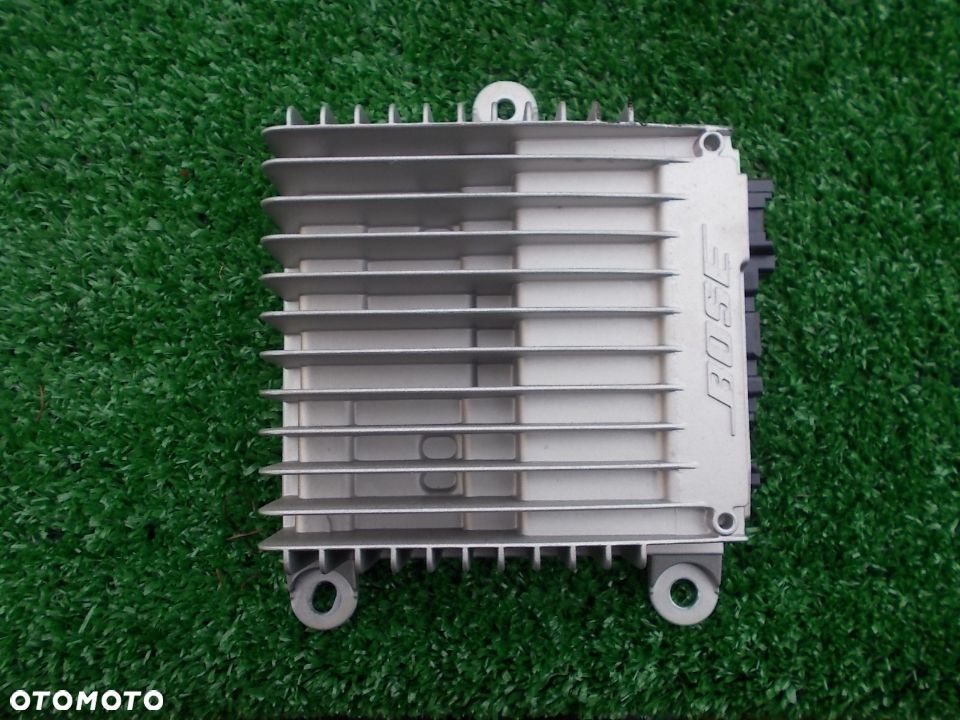 Mazda CX 5 wzmacniacz Bose KD4666A20A - 1