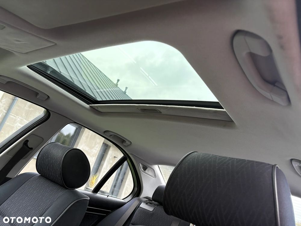BMW Seria 5 520i - 14