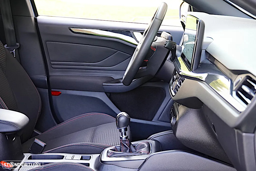Ford Focus SW 1.0 EcoBoost MHEV ST-Line - 23