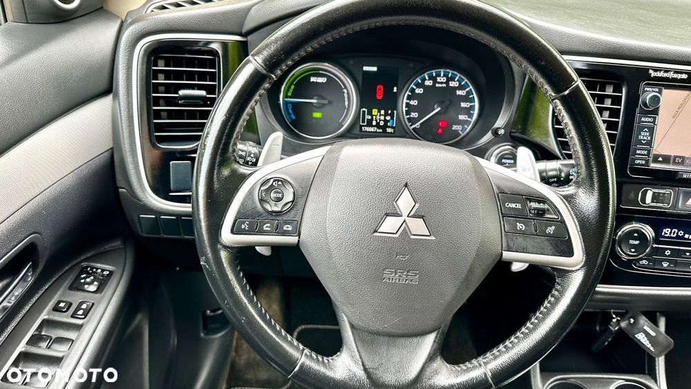 Mitsubishi Outlander 2.0 4WD - 27