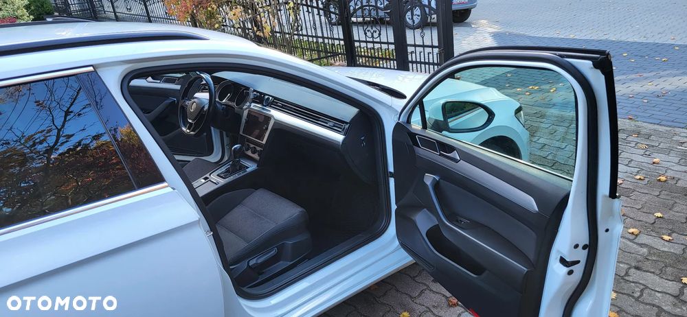 Volkswagen Passat 2.0 TDI (BlueMotion Technology) DSG Comfortline - 14
