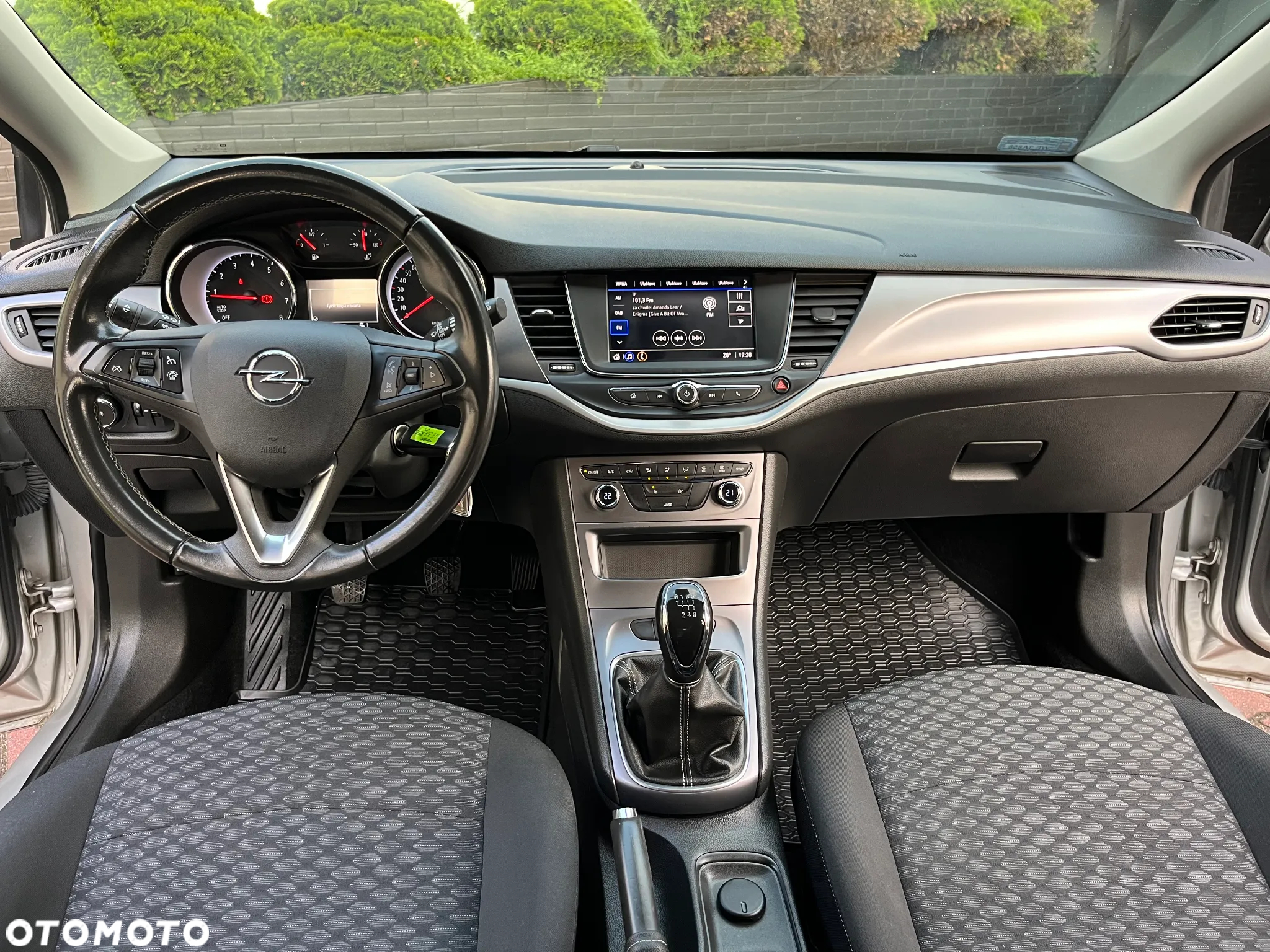 Opel Astra V 1.2 T Edition S&S - 11