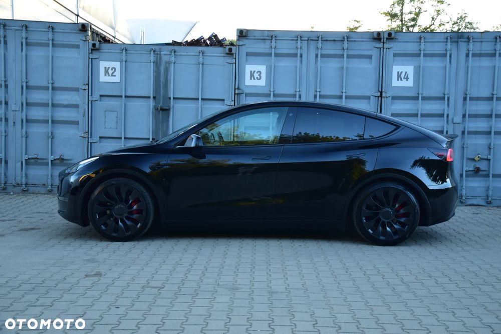 Tesla Model Y - 11