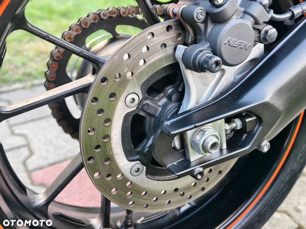 Yamaha MT - 28