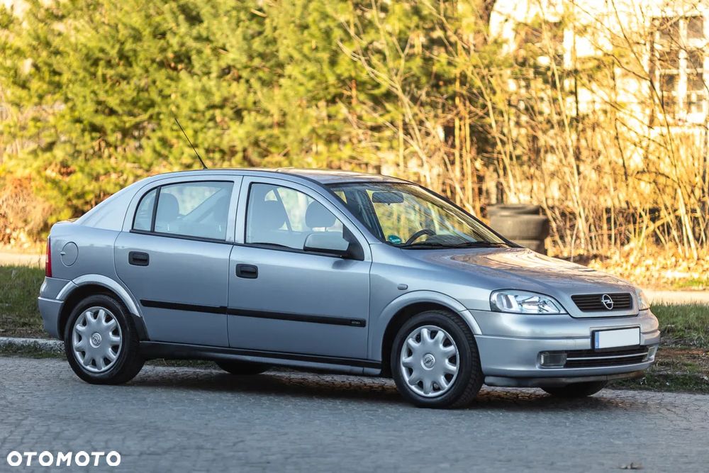 Opel Astra 1.6 - 5