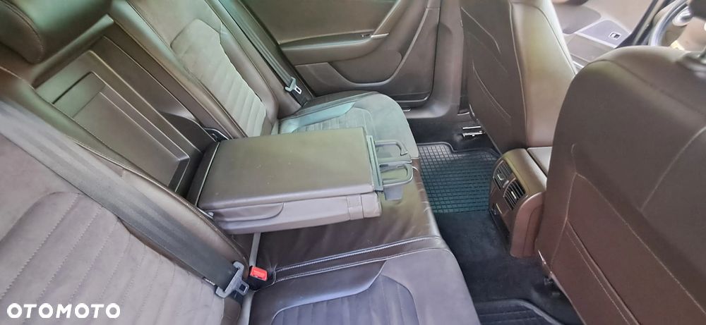 Volkswagen Passat 2.0 TDI Highline - 20