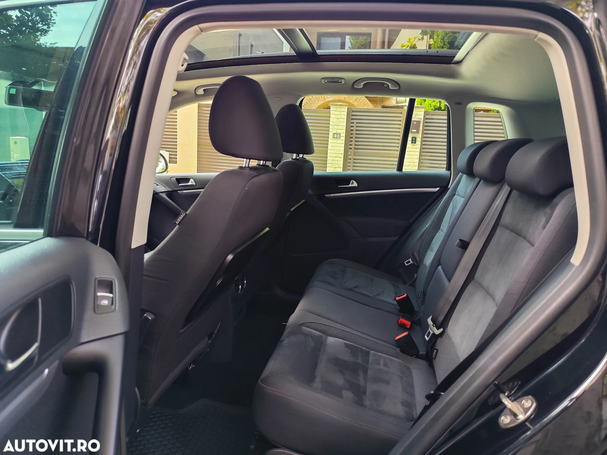 Volkswagen Tiguan 2.0 TDI 4Motion DSG Sport & Style - 23