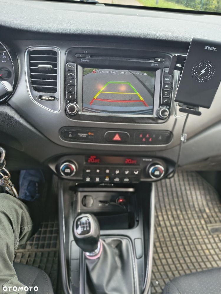 Kia Carens - 7