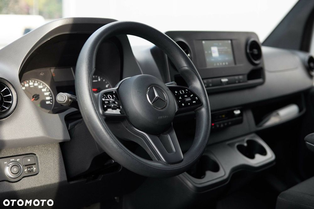 Mercedes-Benz Sprinter - 18