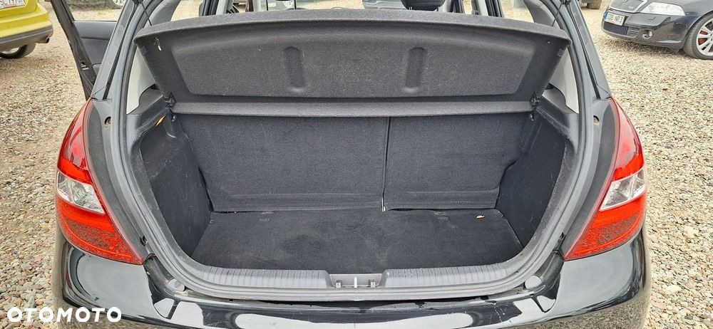 Hyundai i20 - 17