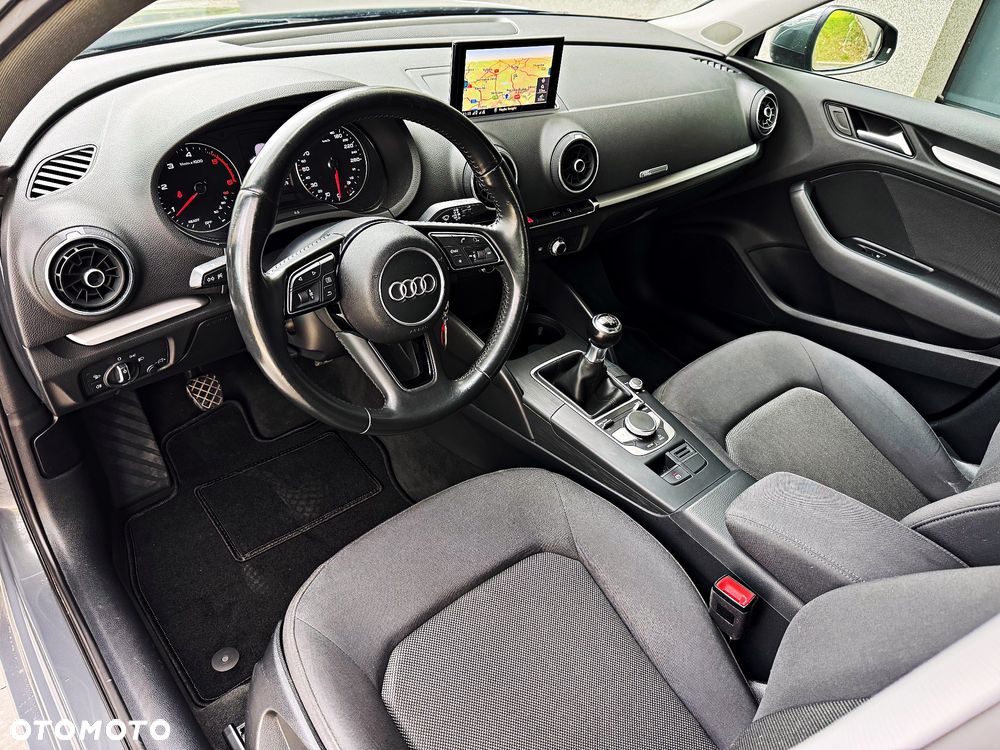Audi A3 Sportback 1.6 TDI design - 28