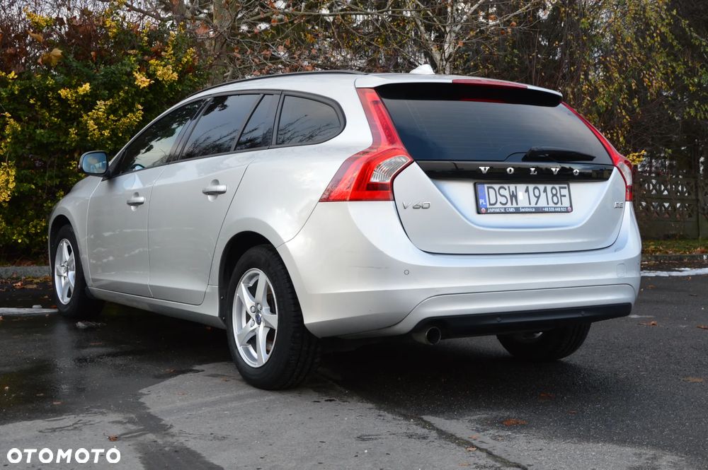 Volvo V60 D4 Geartronic Momentum - 3