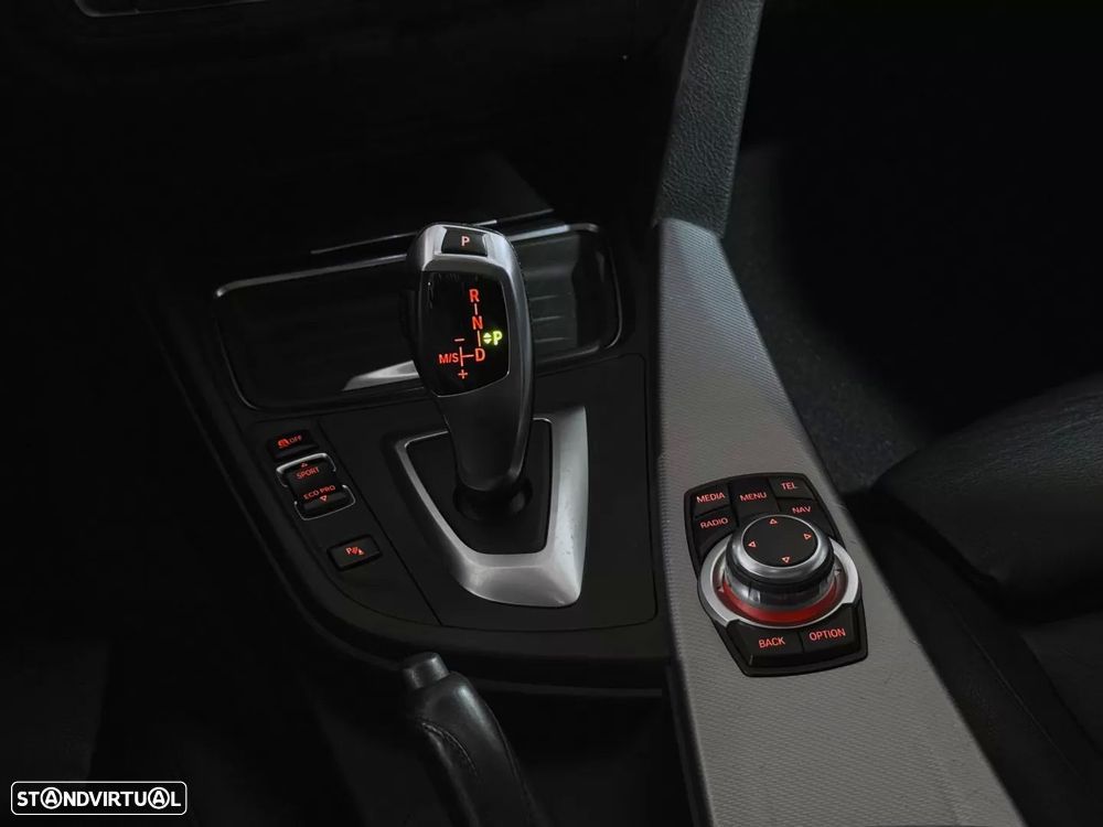 BMW 320 d Auto Pack M - 13