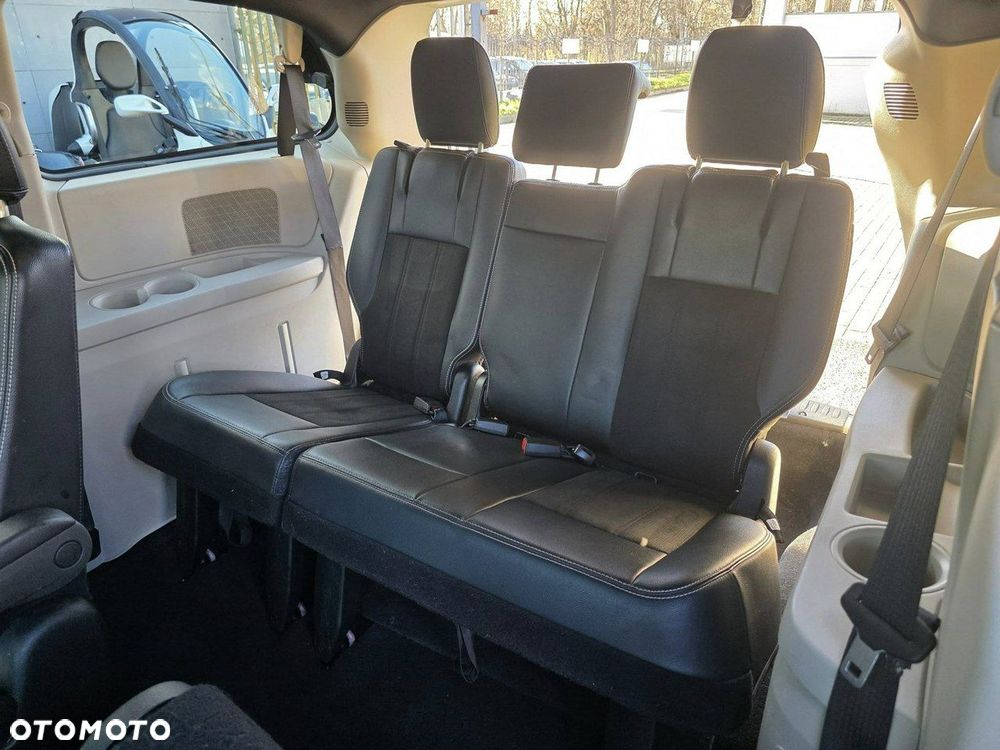 Dodge Grand Caravan - 26