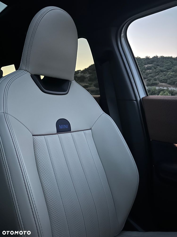 MINI Countryman S ALL4 Favoured Trim - 6
